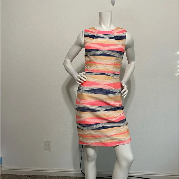 Trina Turk Kurdson Sleeveless Pink/Multicolor Textured Sheath Dress Size 2 - Picture 8 of 8